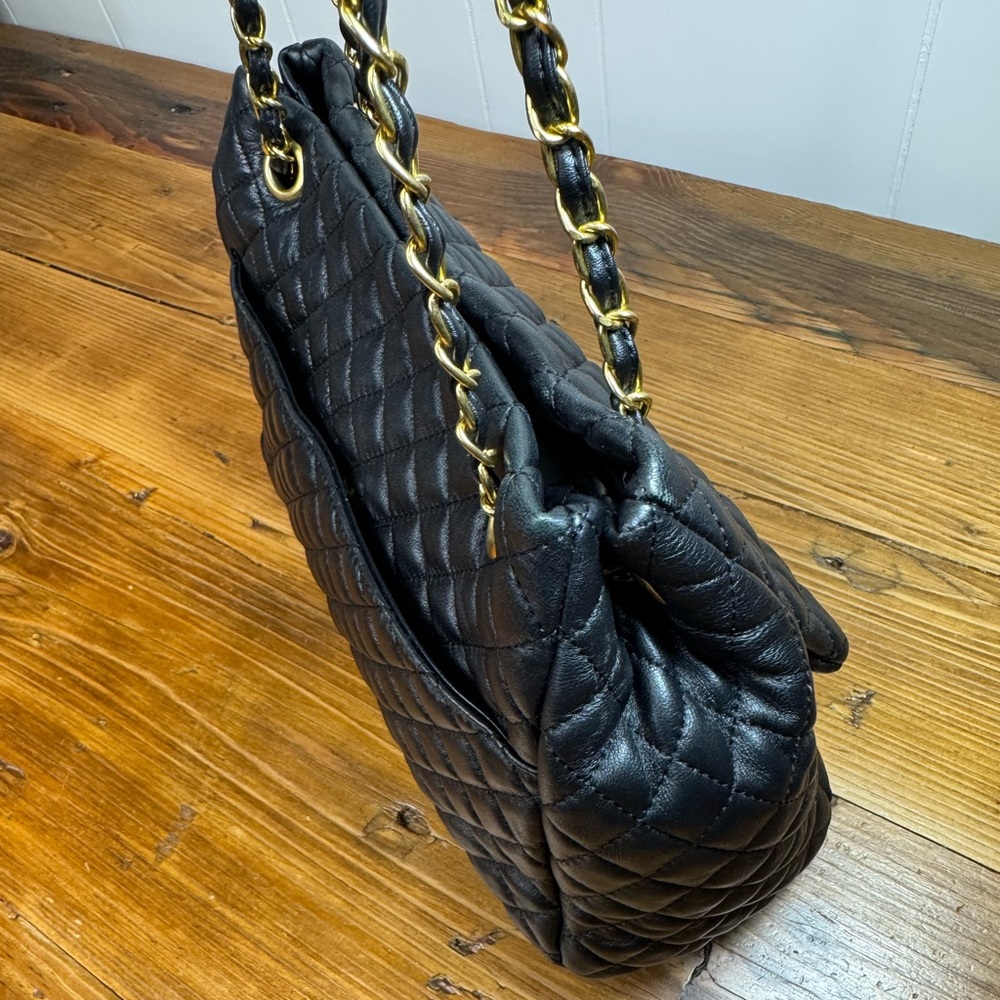 Tiffany & Fred Paris Full-Grain Quilted Sheepskin Black Leather Tote Gold accent - Picture 10 of 15